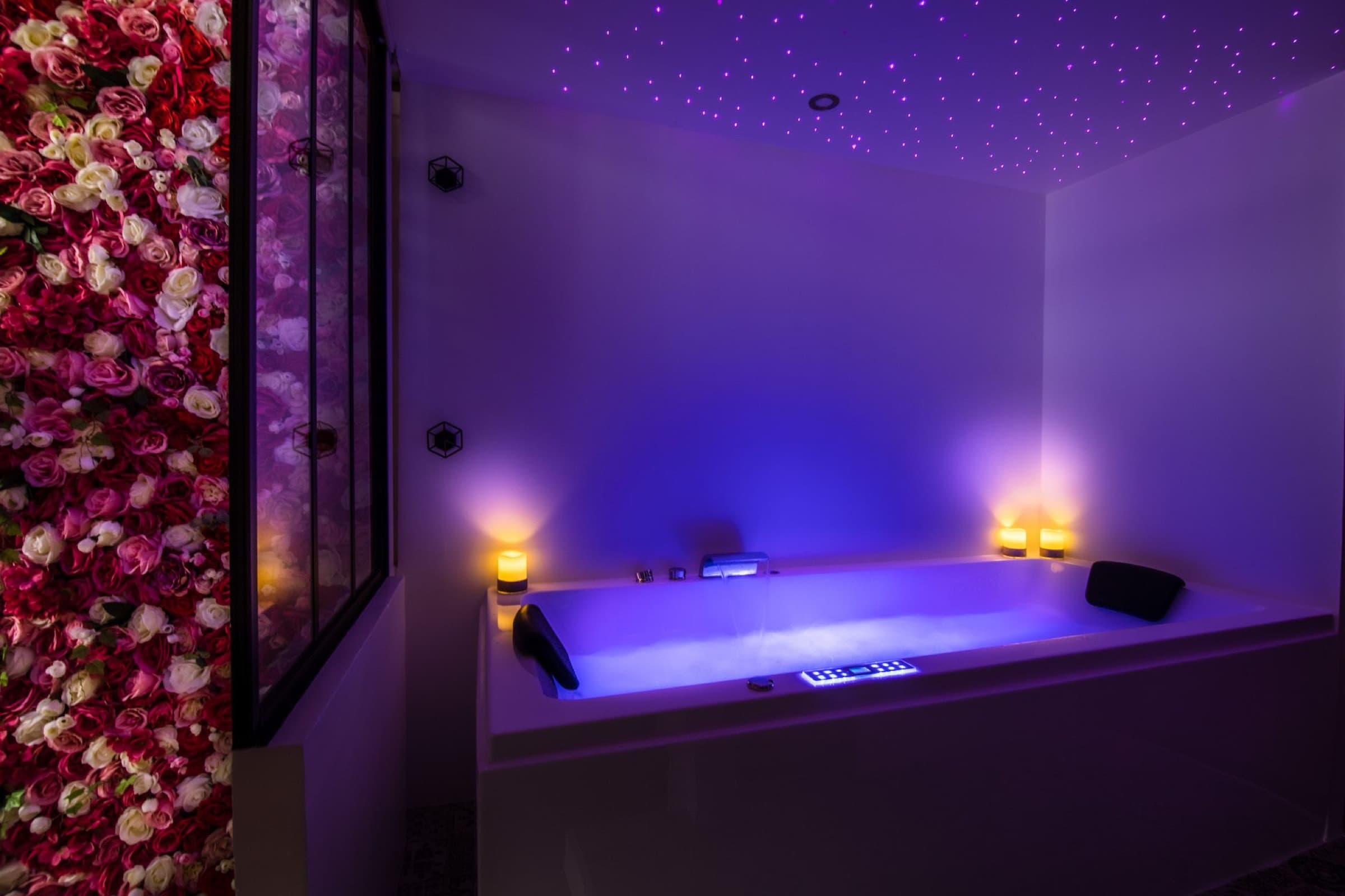 Suite Jean Jaurès, jacuzzi privatif en hypercentre de Montpellier